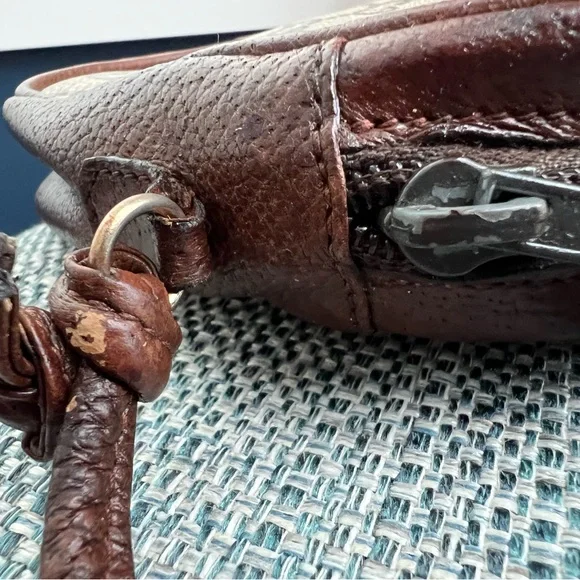 Gucci Plus Mini Tan and Brown Crossbody Bag with Iconic Monogram - Picture 5 of 16